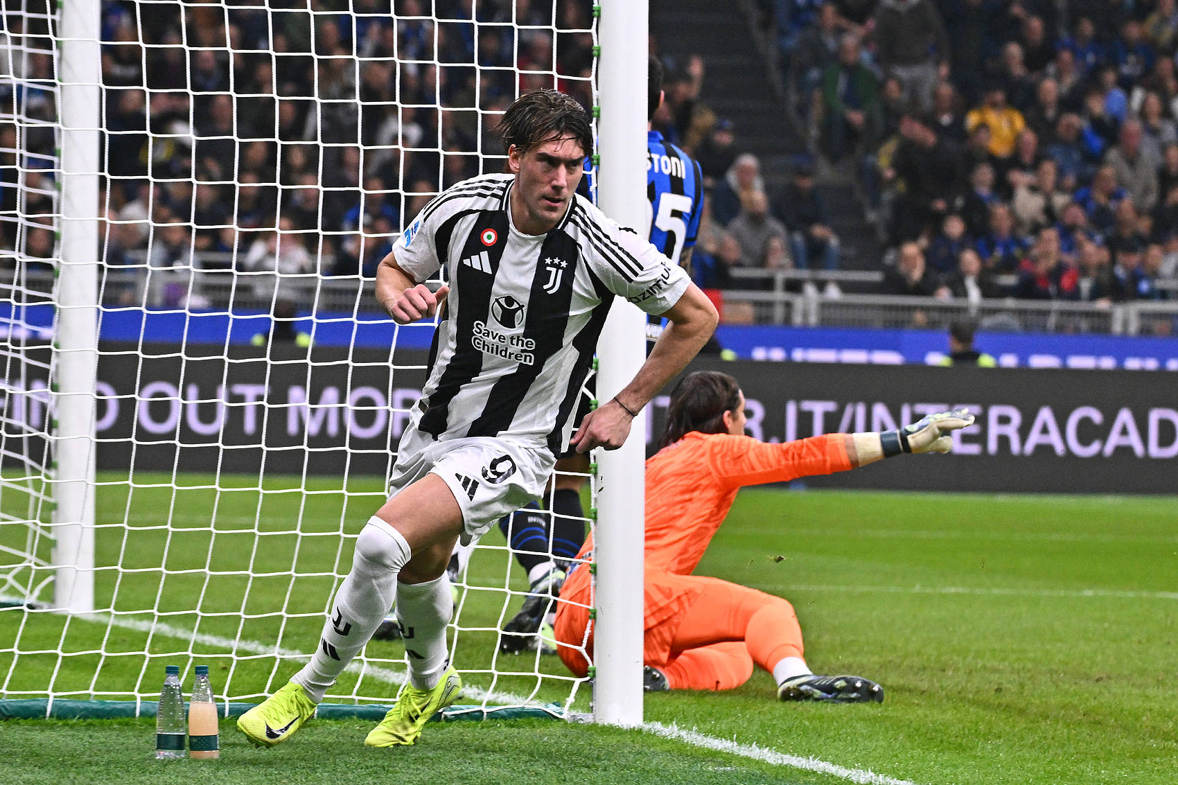 意甲-进球大战!泽林斯基双响伊尔迪兹两球 国米4-4尤文