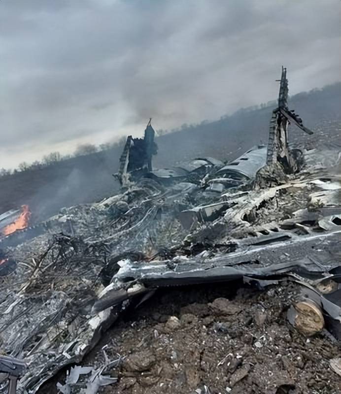 再下一城！俄军拿下红军村东南大门，乌军欲将指挥权交给美军？