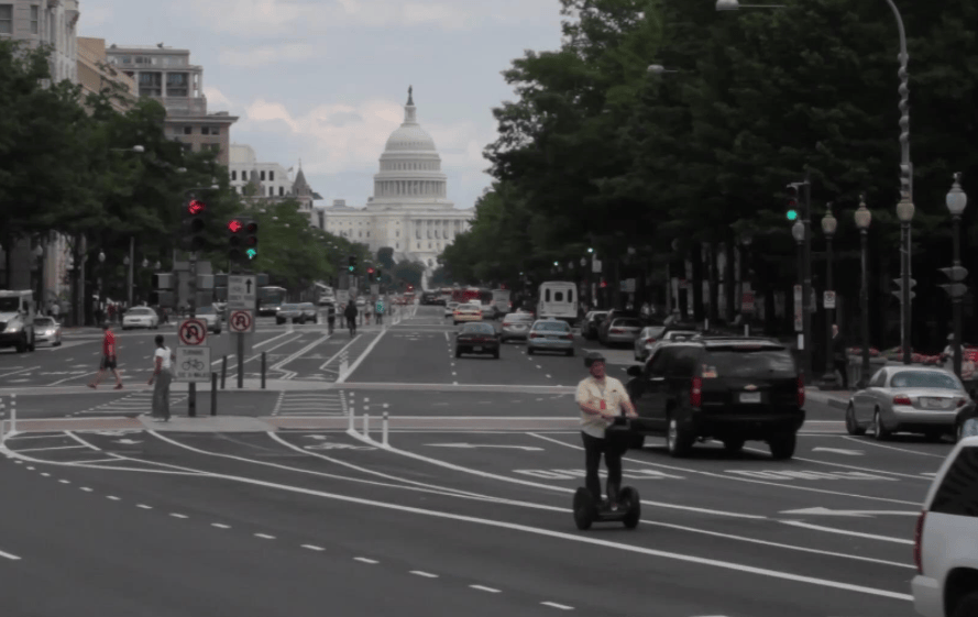 美大选提前结束,下任总统毫无悬念?最新民调曝光,属实出人意料 