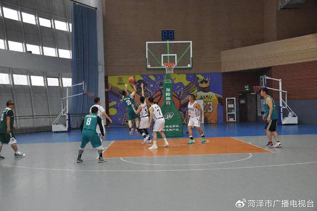 十月“篮”图：中石化与中石油篮球友谊赛燃情绽放