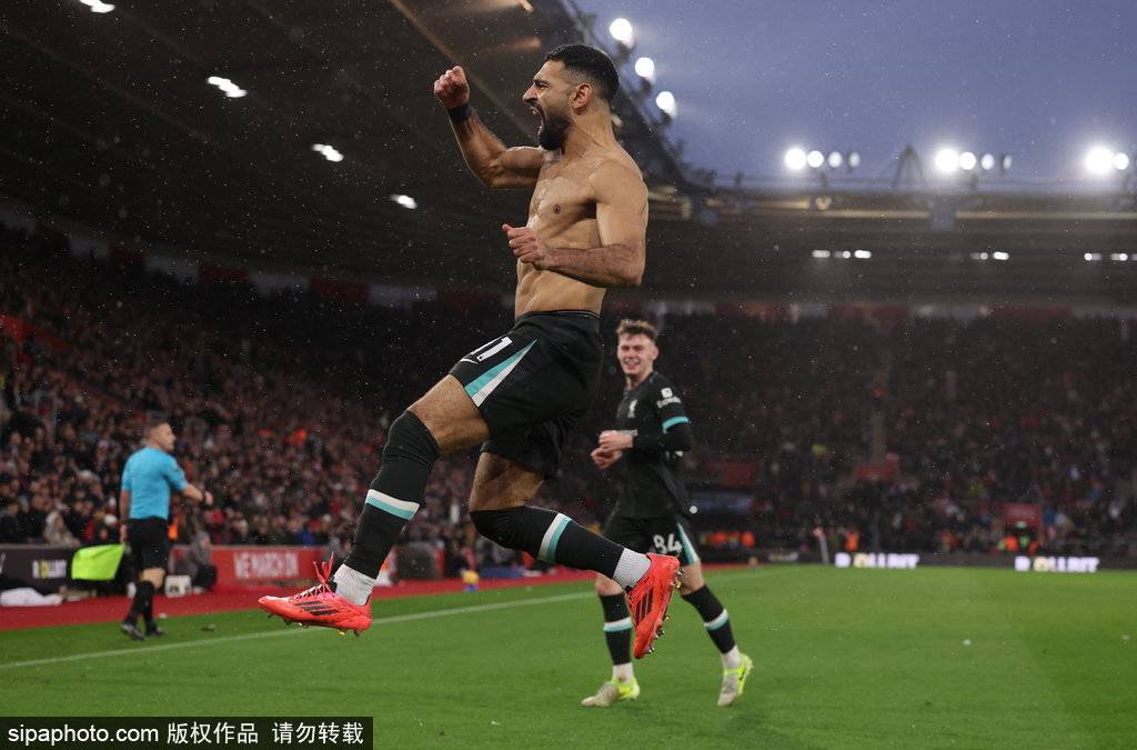 比赛日:曼城惨败落后红军8分 狐狸城主帅下课球员夜店庆祝