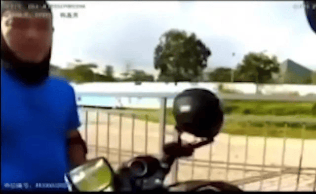 网传深圳一法学院教授骑摩托车被罚,起诉交警获胜?真相是……