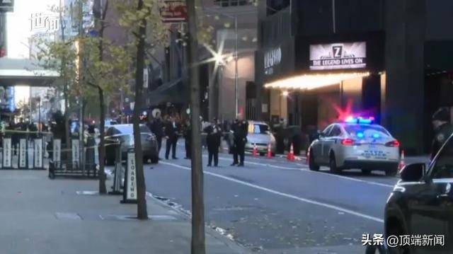 突发!胸部中弹,4万亿巨头高管在纽约市中心遇刺身亡,年仅50岁!蒙面凶手连开数枪,警方称是针对性袭击