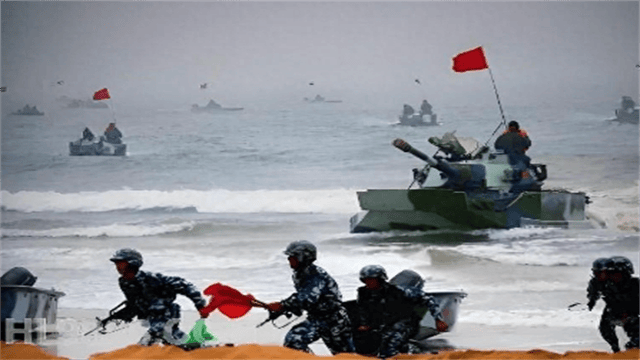 与台军舰最近只有45米!14艘解放军战舰出动,双方互吼“你来啊”