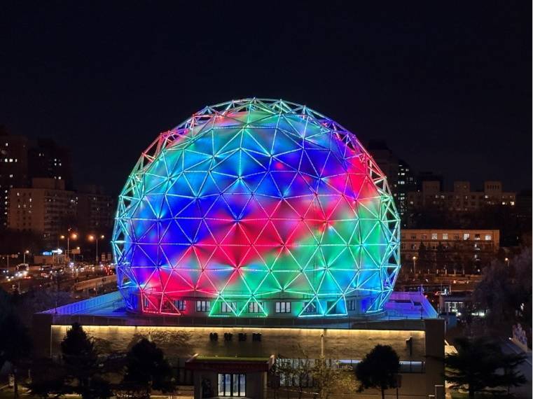 北京三环边上的白色大“圆球”，变身啦！