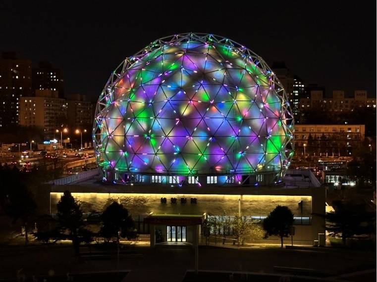 北京三环边上的白色大“圆球”，变身啦！