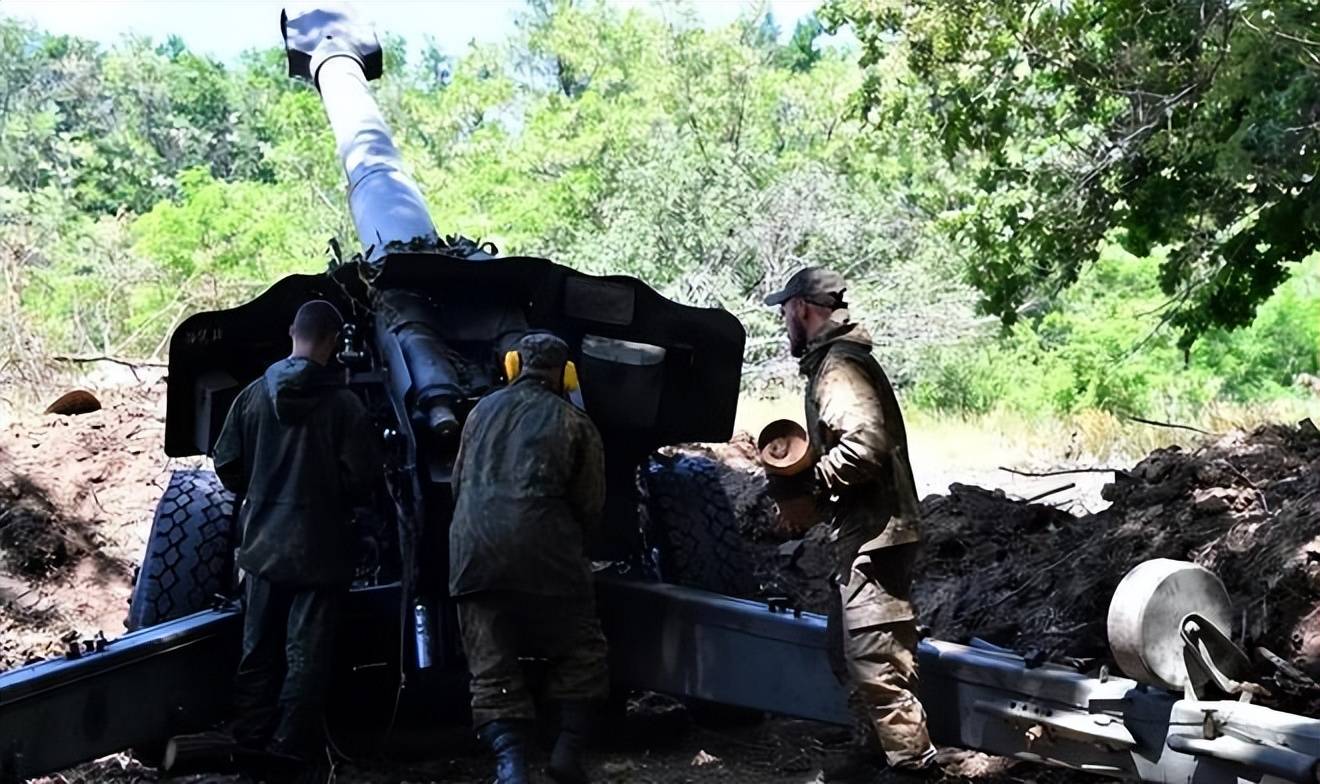 马克龙官宣重磅消息,4万名士兵或将参战,中方火速发声