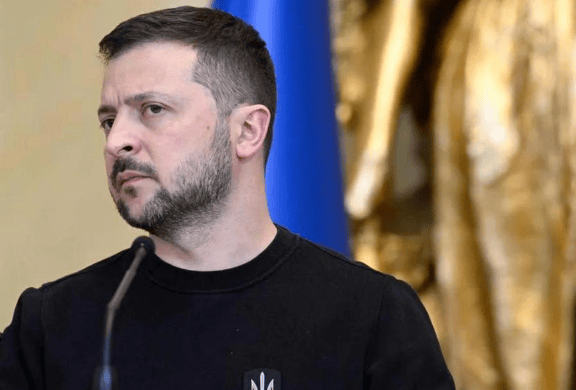 马克龙官宣重磅消息,4万名士兵或将参战,中方火速发声