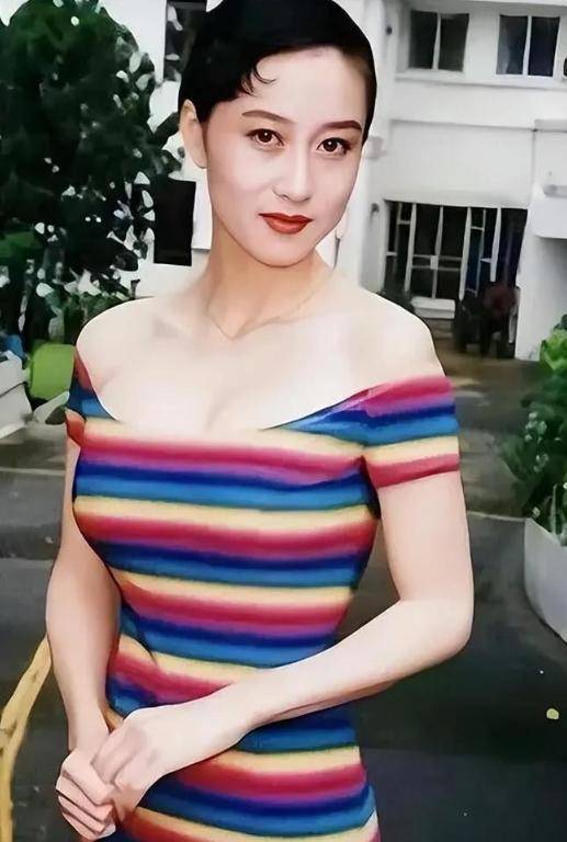 利智:嫁给李连杰才是心碎的开始,婆婆张凤兰至死都没有原谅她