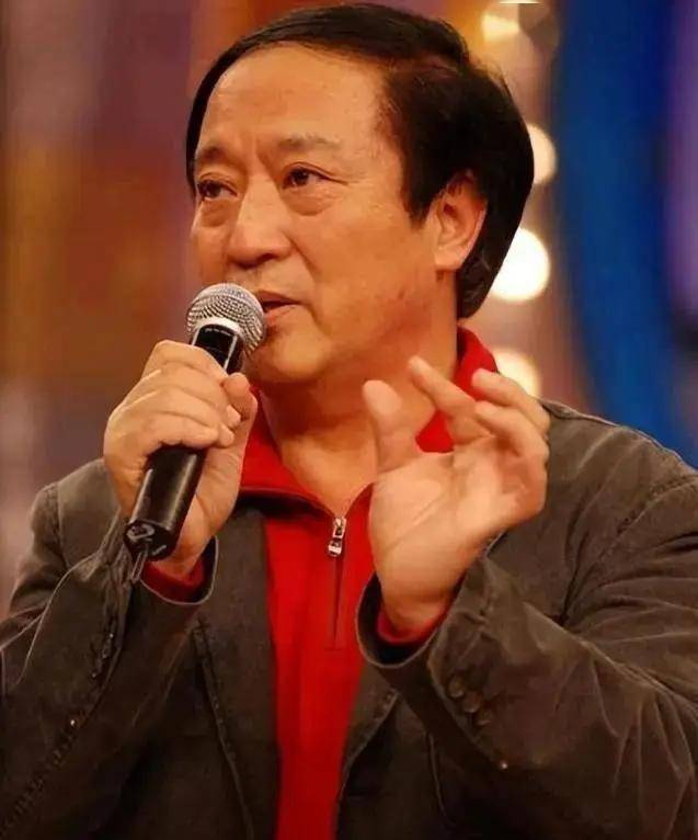 侯耀华直播提代父收徒，要帮杨议解决师承问题，称是父亲生前期望