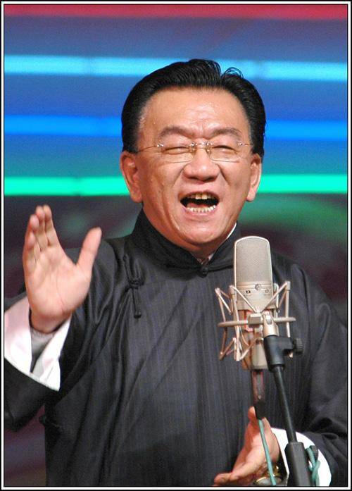 侯耀华直播提代父收徒，要帮杨议解决师承问题，称是父亲生前期望