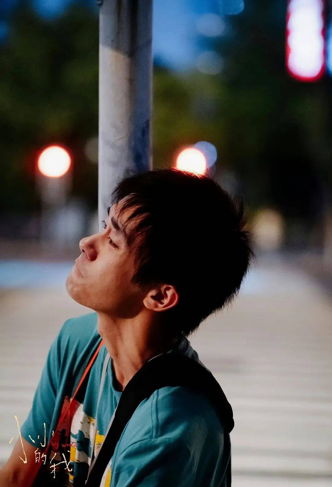 五天破3亿,易烊千玺演技封神!文艺片《小小的我》成票房爆款,做对了什么?