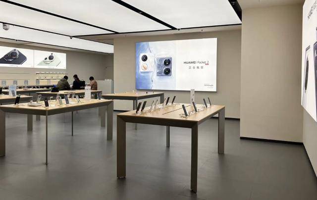 华为放价抢滩背后:全球智能手机出货量连续反弹,高端市场竞争白热化