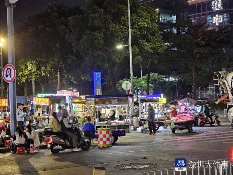 深圳一商圈50米40多个摊位,还摆上机动车道!街道办:清理整治劝导