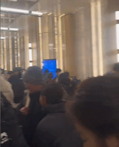 排队搓澡，网红洗浴中心爆满