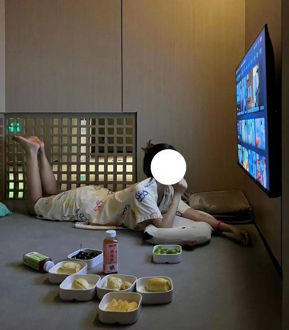 排队搓澡，网红洗浴中心爆满