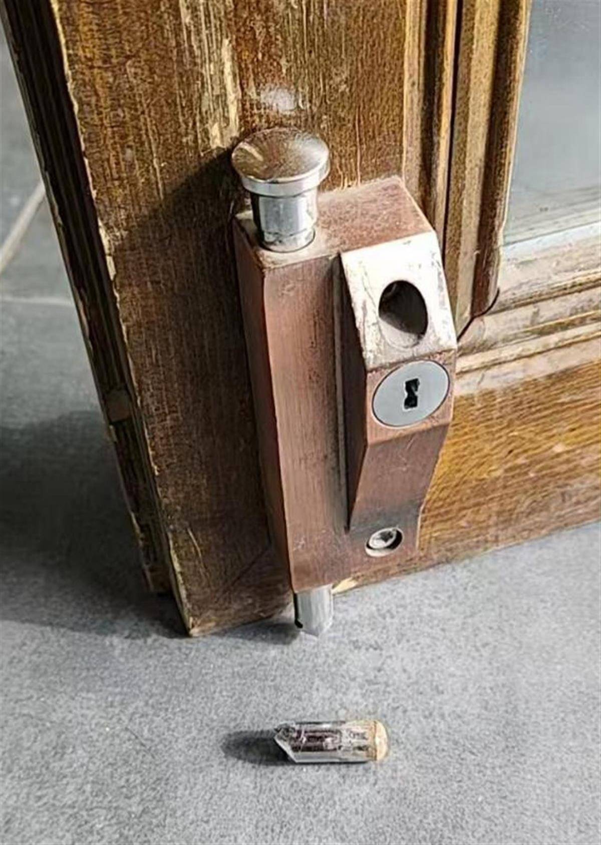 大同就“破门亮灯”致歉 昨日刚发文称彩灯商铺扮靓夜大同