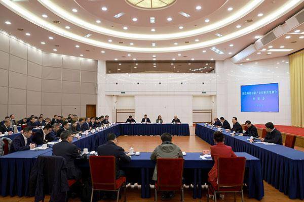 火出圈的“杭州六小龙”,成为浙江省委书记的“座上宾”