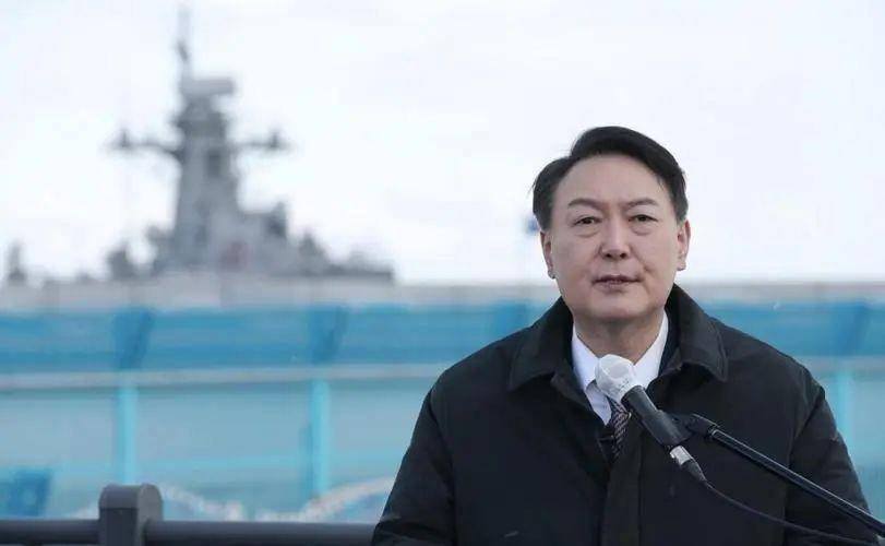 尹锡悦政治命运悬于一线，关键时刻，文在寅一句话给了其致命一击