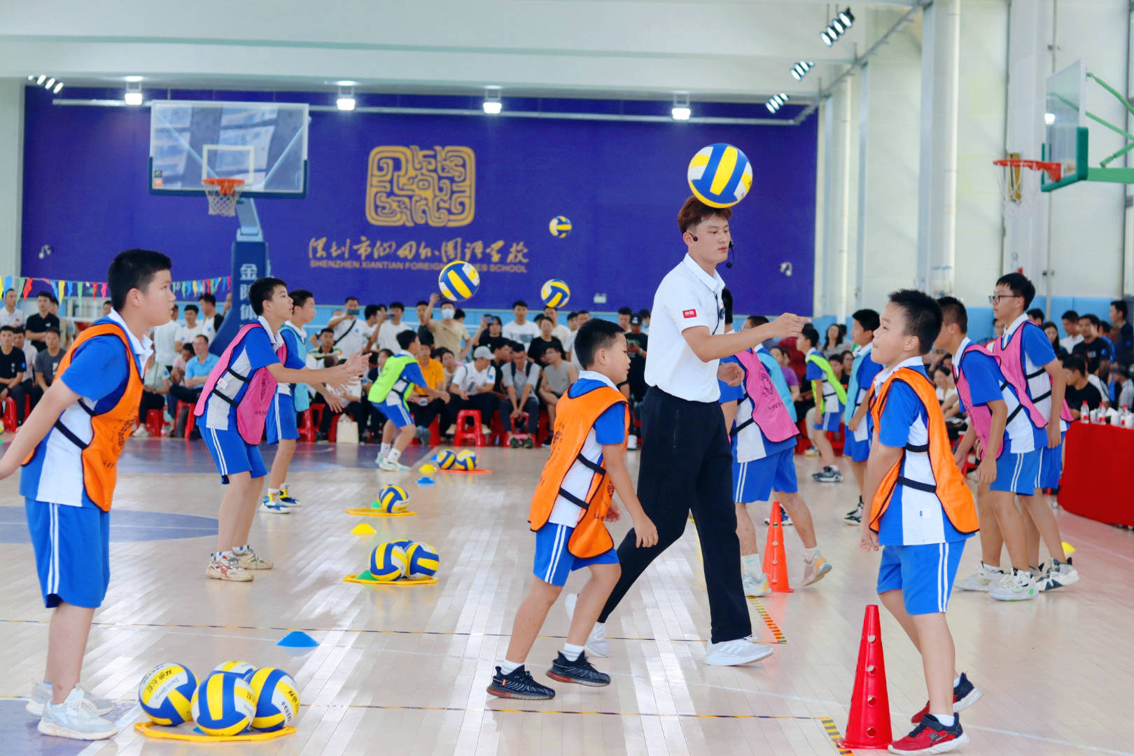 新闻分析:深圳如何让上万中小学生摘掉“小眼镜”