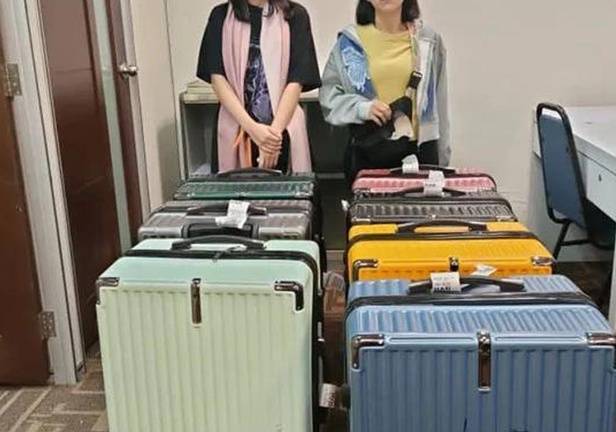 七个行李箱装满,两女子想走私4300多只乌龟,吉隆坡机场被捕