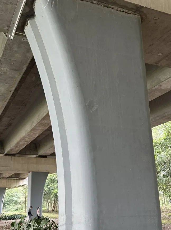 网友炸锅！深圳一高速桥墩疑似开裂？官方迅速澄清