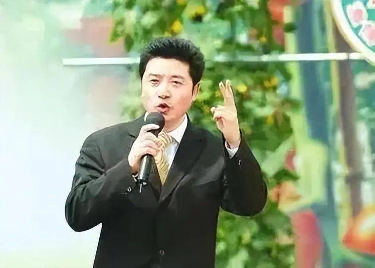 张政履新,曾主持《新闻联播》、央视春晚