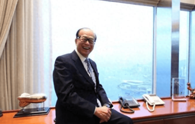中美决战来了?97岁李嘉诚赌输,中方直接反将一军,贸易冲突逆转