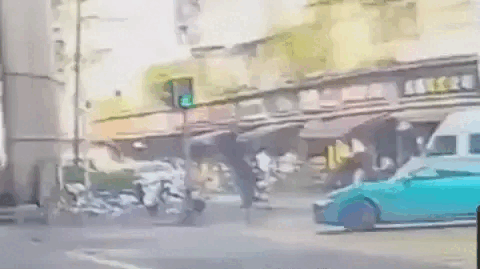 时速300飙车，第一批SU7 ultra车主已经有人出事了