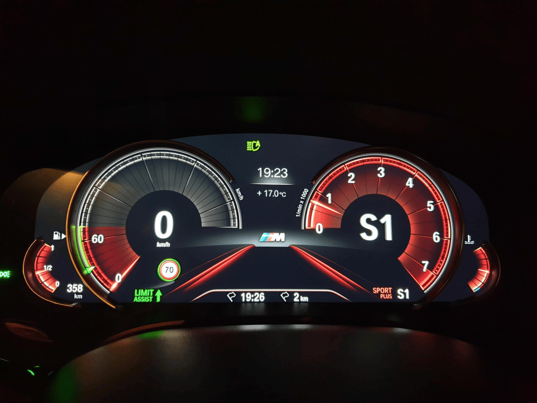 时速300飙车，第一批SU7 ultra车主已经有人出事了