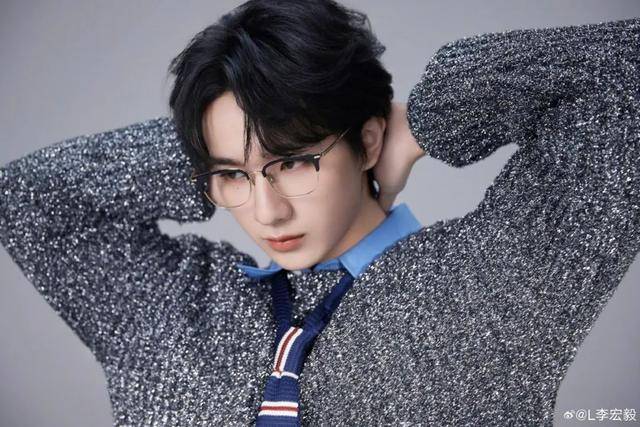 冲上热搜!知名男演员机场发飙怒吼“走开”!