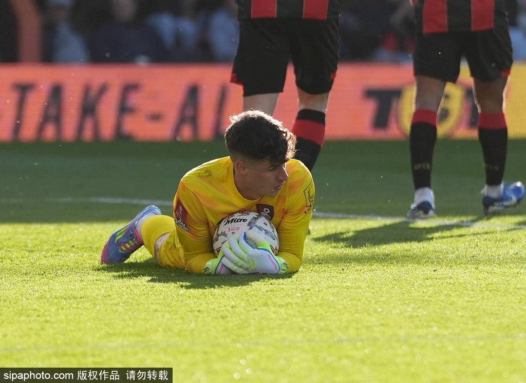 足总杯-哈兰德破门+失点+伤退 曼城2-1伯恩茅斯晋级4强