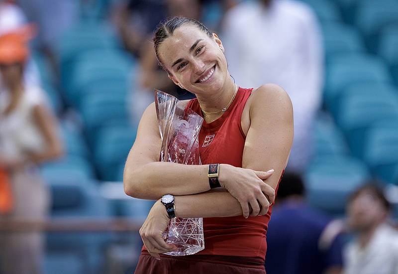 关注 | 萨巴伦卡斩获生涯第19冠 郑钦文红土赛季值得期待
