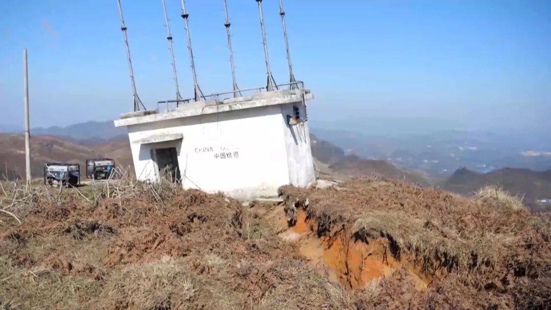 大山惊现6条裂缝,附近100多户居民害怕垮塌晚上不敢睡觉!和煤矿开采有关!当地回应……