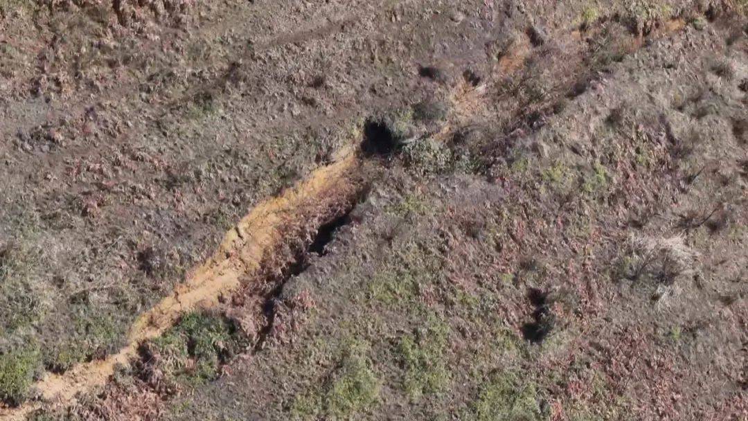 大山惊现6条裂缝,附近100多户居民害怕垮塌晚上不敢睡觉!和煤矿开采有关!当地回应……