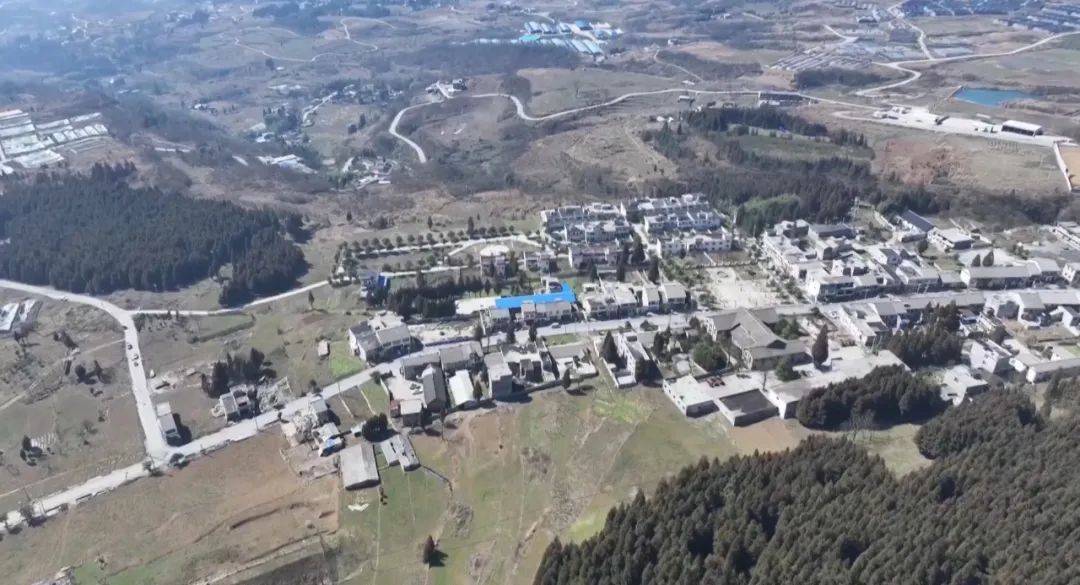 大山惊现6条裂缝,附近100多户居民害怕垮塌晚上不敢睡觉!和煤矿开采有关!当地回应……