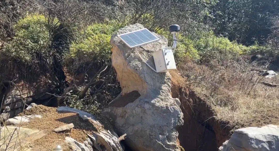 大山惊现6条裂缝,附近100多户居民害怕垮塌晚上不敢睡觉!和煤矿开采有关!当地回应……