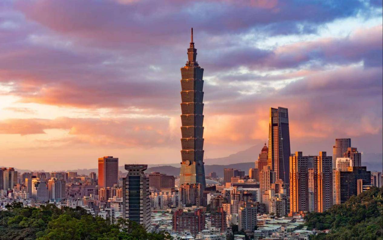 大陆话音刚落！岛内出现75名德高望重的勇士，特朗普万没料到