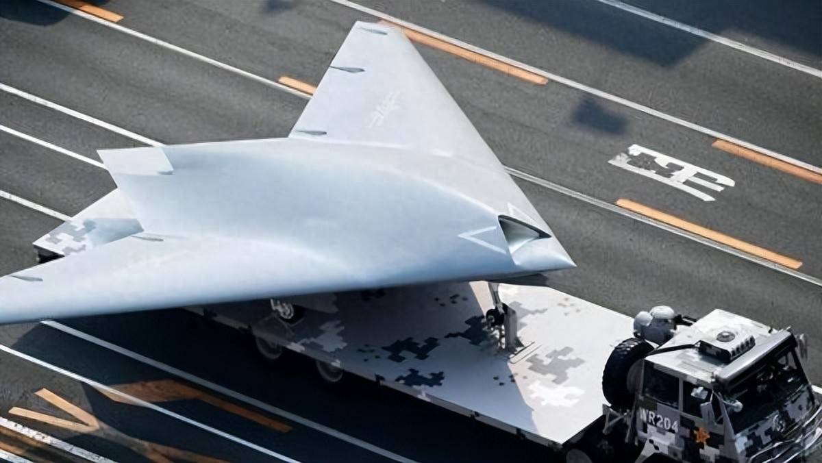 太强了!研发十六年的攻击-11,是为歼-36、歼-20S和076准备的?