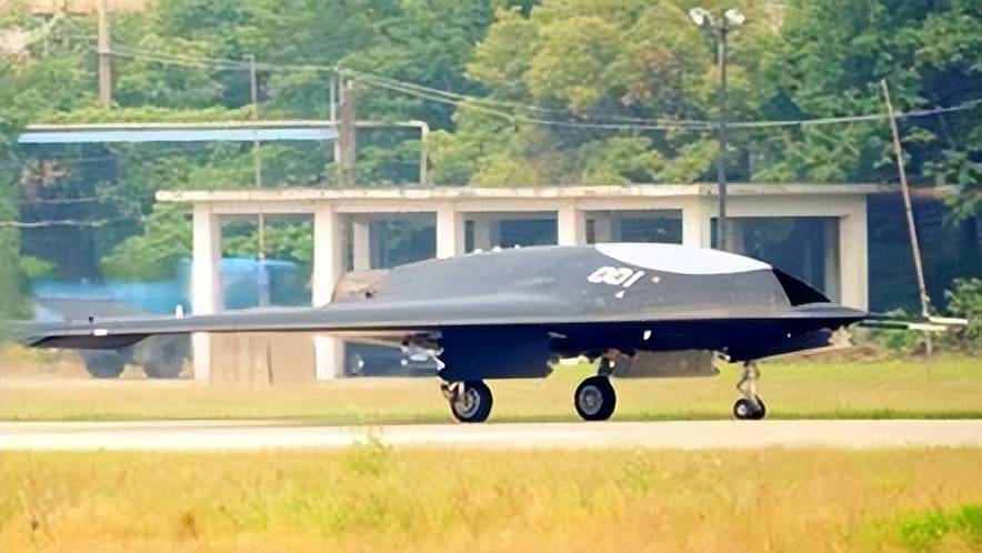 太强了!研发十六年的攻击-11,是为歼-36、歼-20S和076准备的?