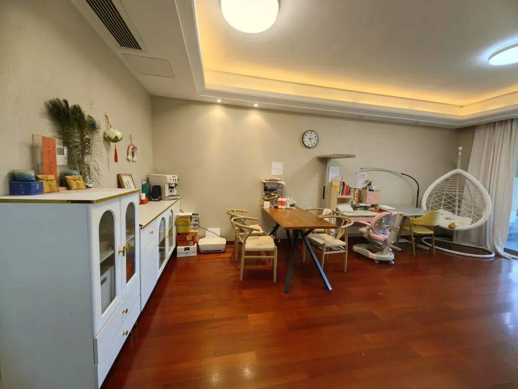 “五口之家”的离婚搭子