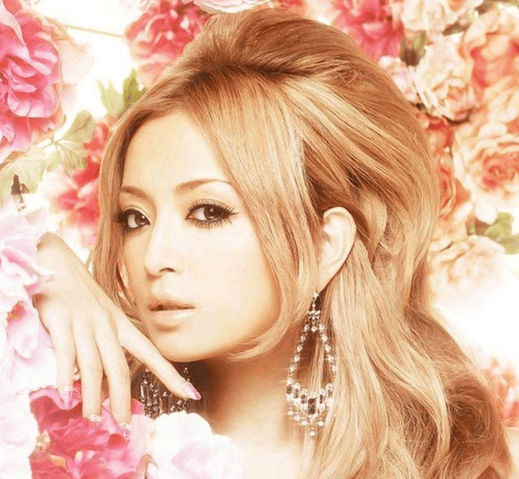 考古|46岁滨崎步凭借小蛮腰再次惊艳众人，不愧是亚洲天后依旧美得如此震撼