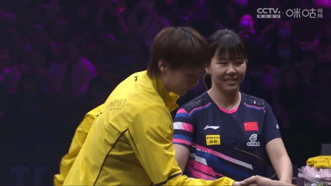 热搜第一!王曼昱4-3逆转战胜张本美和,赛后回应:非常不容易,张本美和打得很好