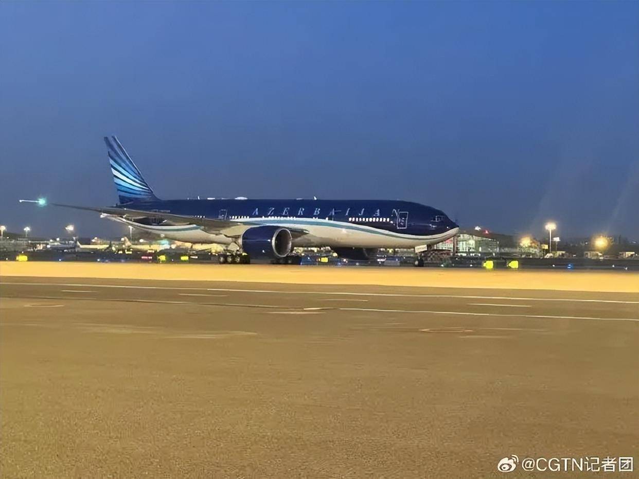 今晚,两国总统乘机抵京