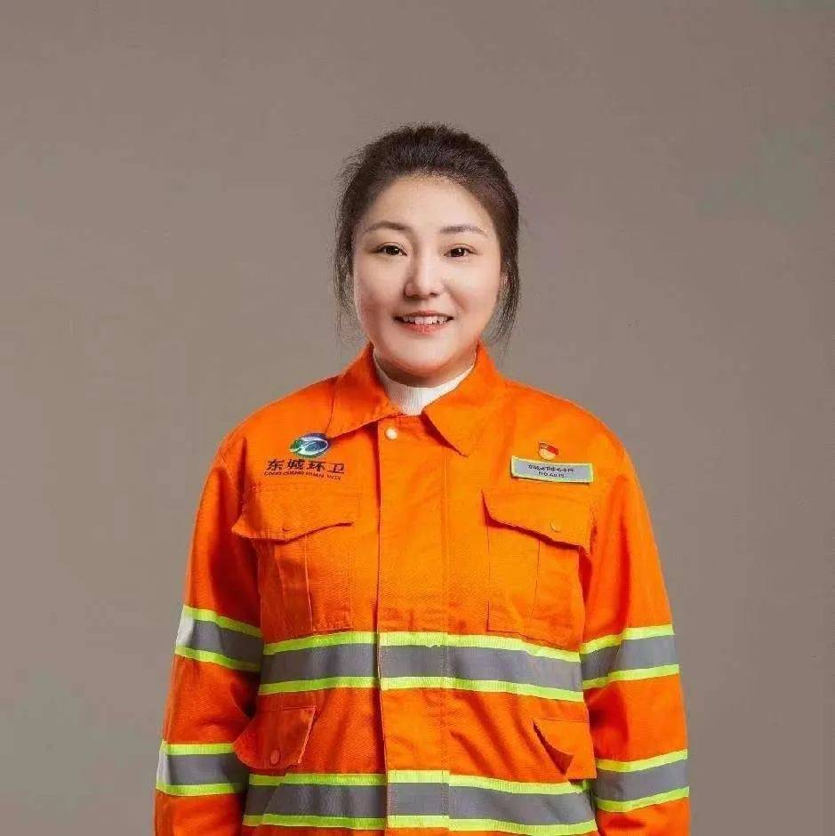 “现在大家叫我‘大粪妞’,我很开心!”