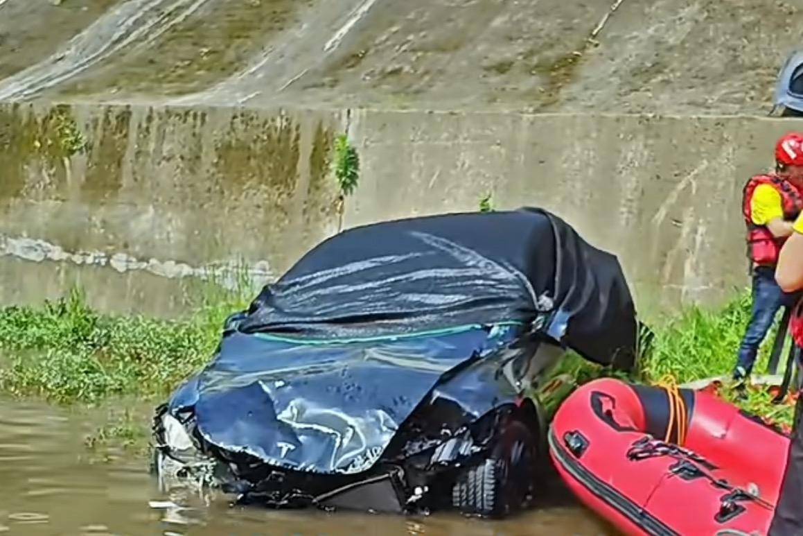 四川达州一辆特斯拉坠河致1人死亡！当地称事故原因正在调查