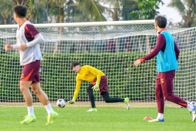 71岁国足主帅，考察42岁老门将？