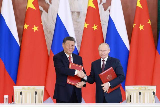 2448亿美元！逆风创新高