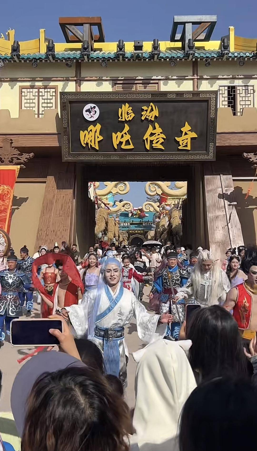 艺术家控诉山西临汾哪吒主题景区雕塑抄袭:造型照搬我的作品