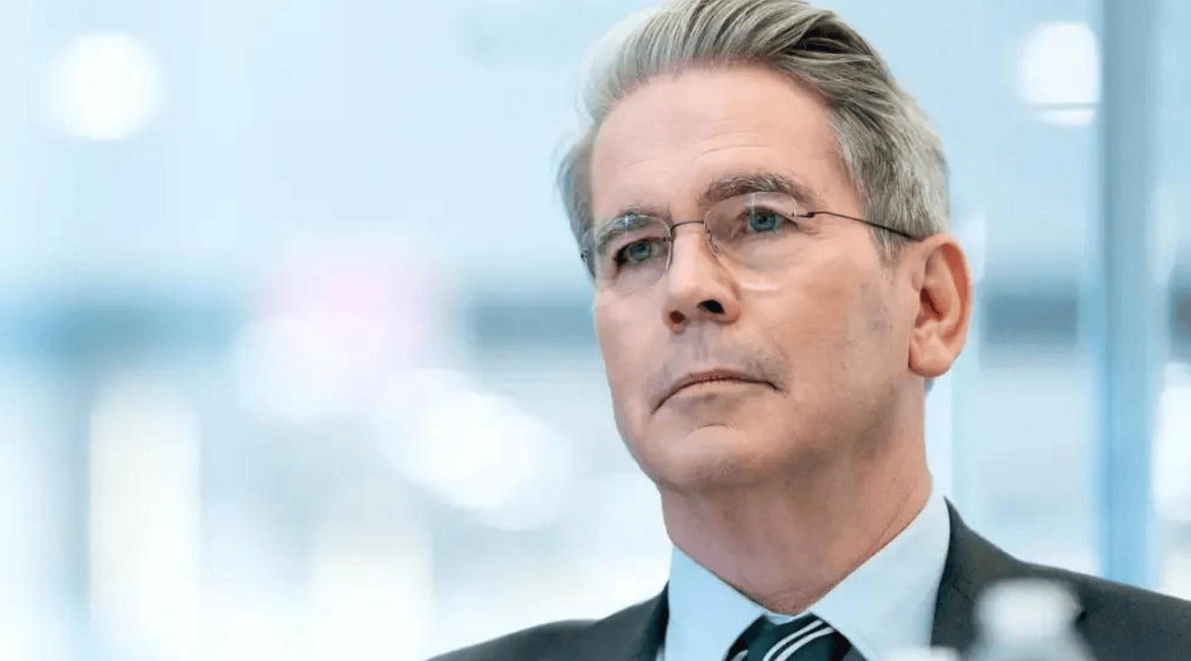 中国不上谈判桌,美财长威胁:若中方不让步,可能对华实施禁运